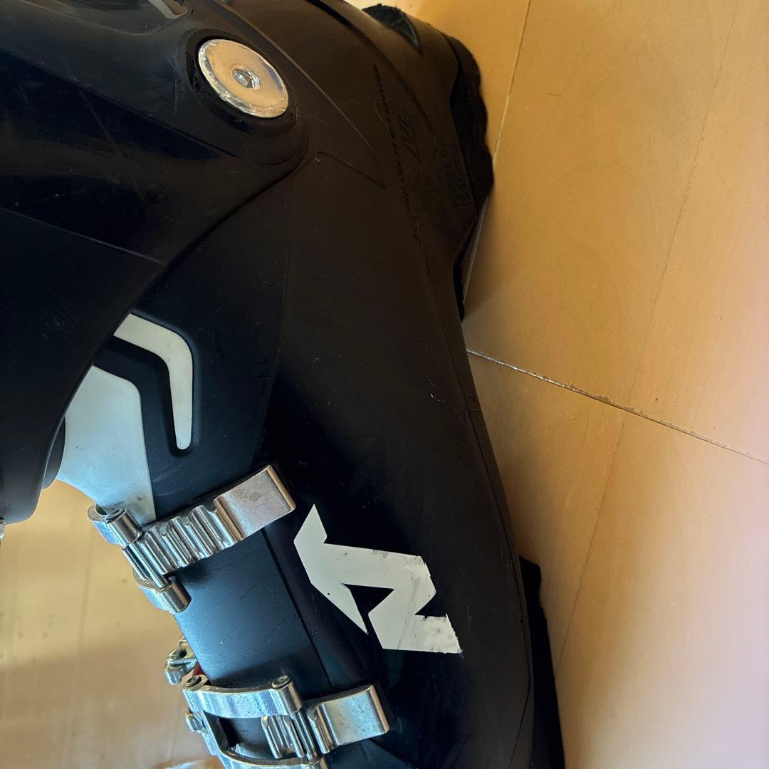 Nordica 男性用スキー靴 黒買値34800円ノルディカブーツ