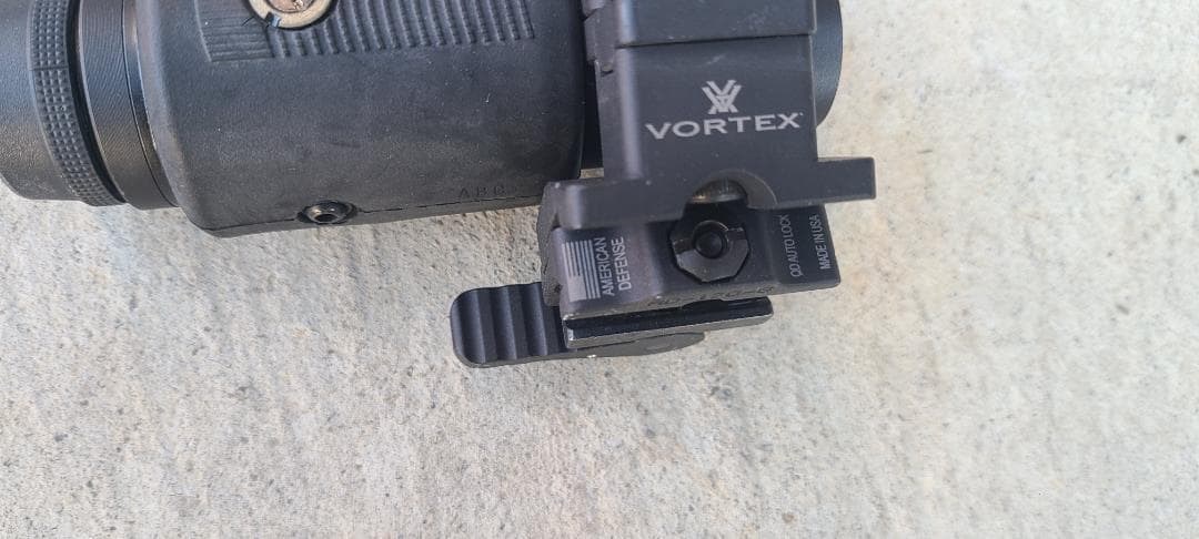 実物Vortex VMX3 MAGNIFIER+ QD AUTO LOCK