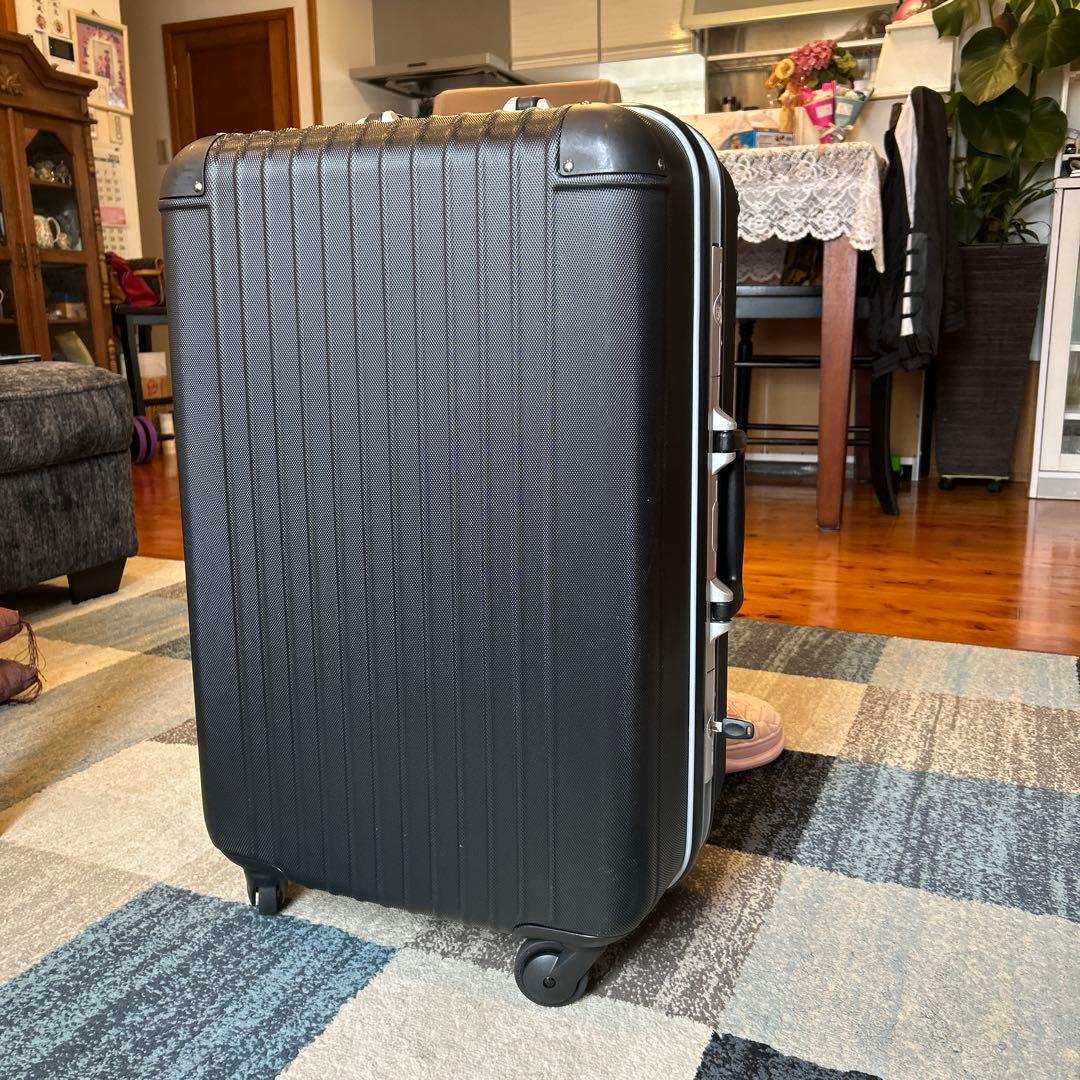 スーツケース、 72cm✖️29cm鍵付き