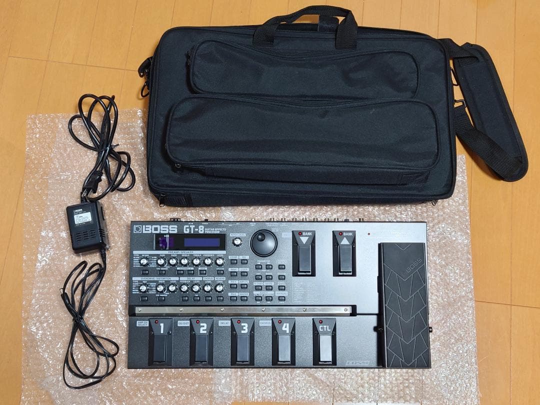 BOSS GT-8 （美品・KC製ソフトケース5000円相当付）動作確認済