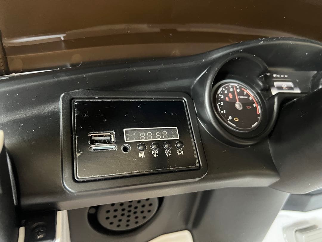 Mercedes-Benz GLC Coupe 白　 電動乗用ラジコンカー