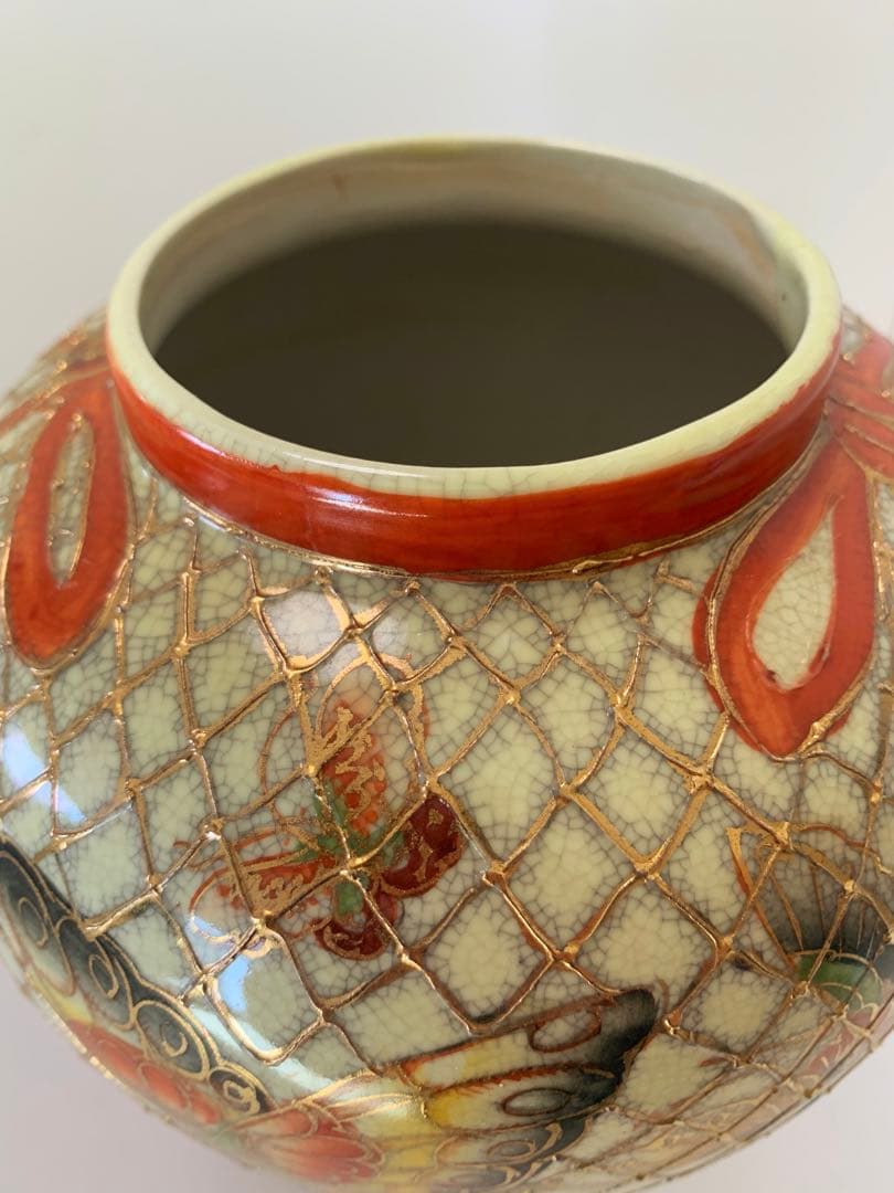 骨董　時代もの　金の網目に蝶々　花瓶　花入　古い物　古い花瓶