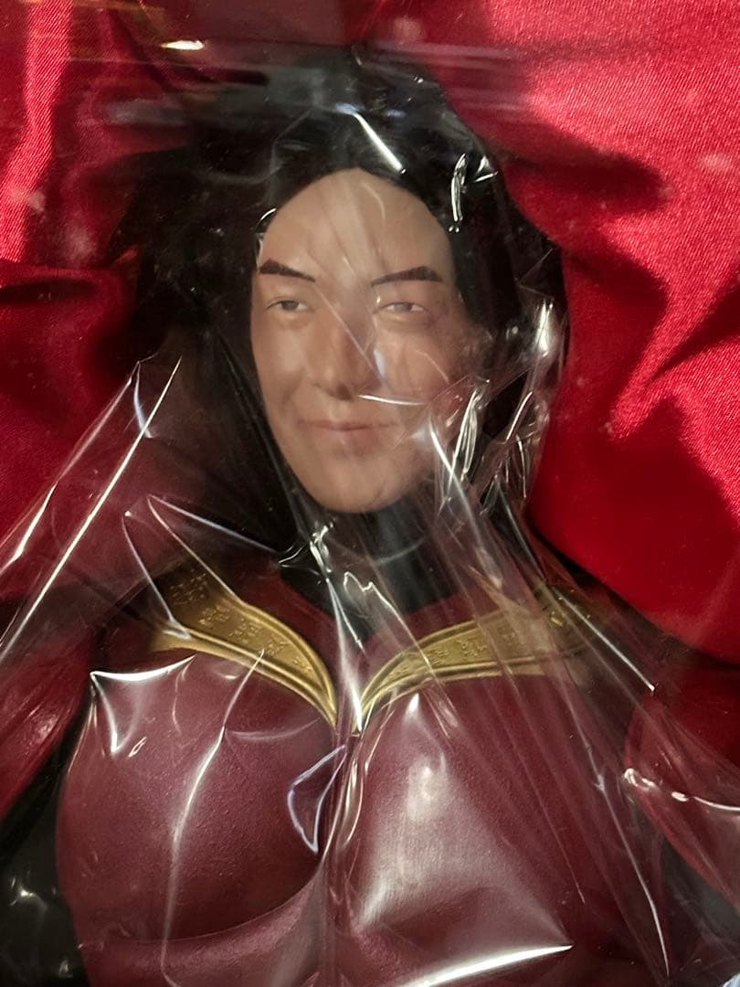 英雄烈伝仮面ライダー クウガ　unifive製　2001体限定　新品