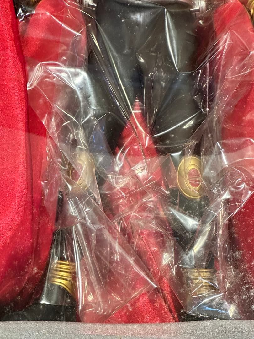 英雄烈伝仮面ライダー クウガ　unifive製　2001体限定　新品