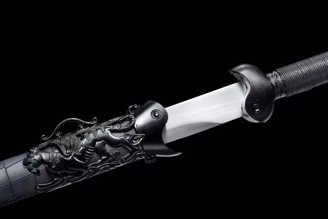 八卦戦刃（ブラックモデル）古兵器 武具　刀装具　日本刀　模造刀 居合刀