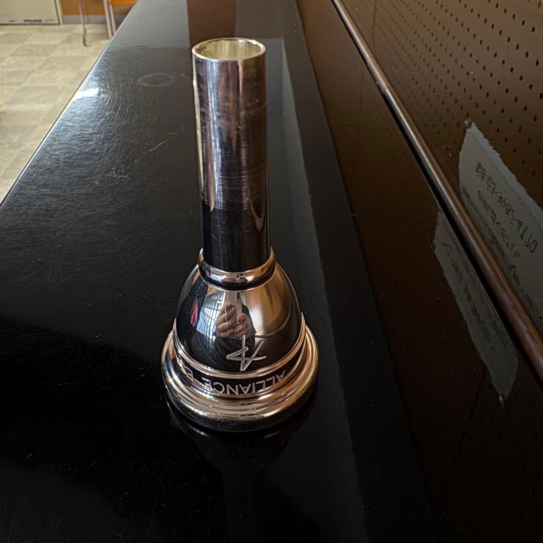 トロンボーンマウスピース 金属製 光沢