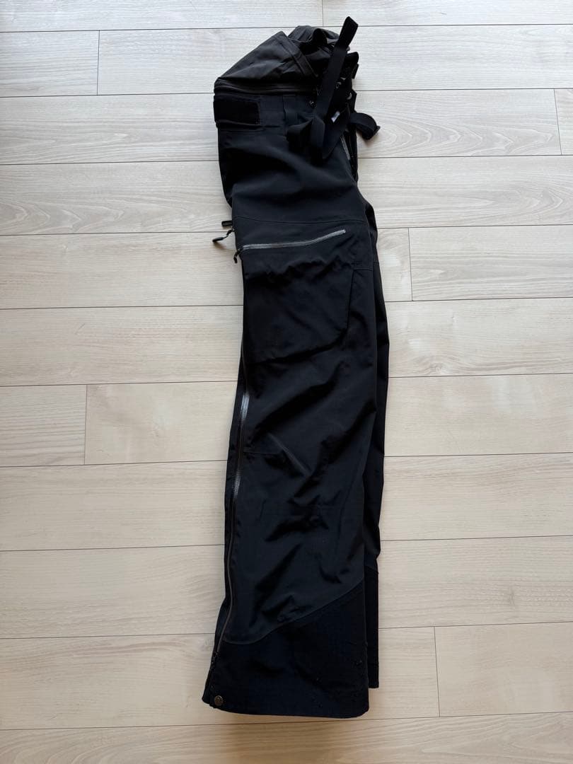 Norrona lofoten Goretex pro pants Mサイズ