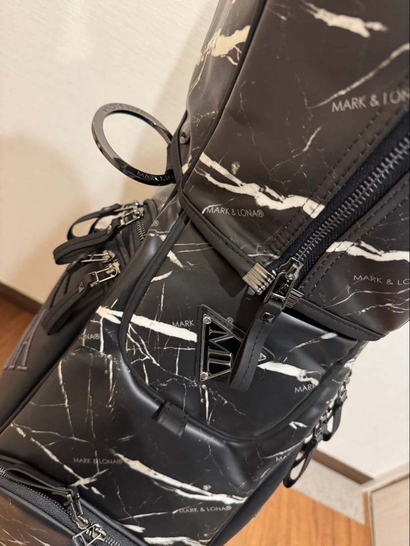 美品！MARK & LONA ゴルフバッグ
