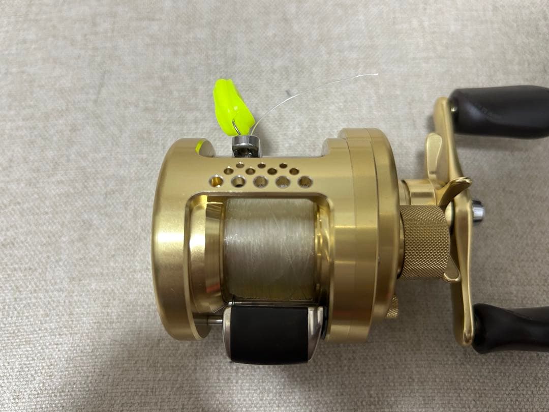 【美品】SHIMANO 01カルカッタコンクエスト 100