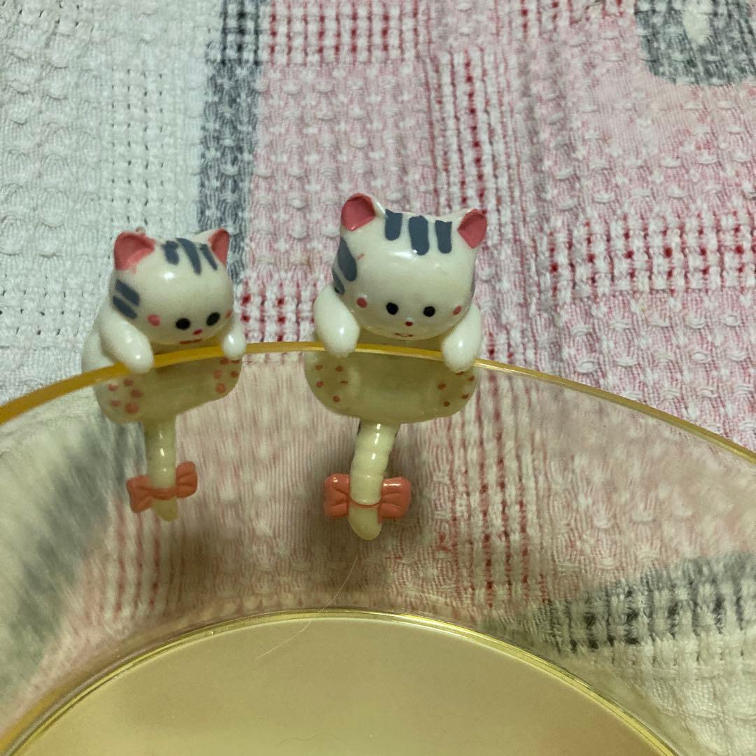 昭和レトロ　コップのフチ　 猫　引っ掛けマスコット　 撮影＆確認のため開封した