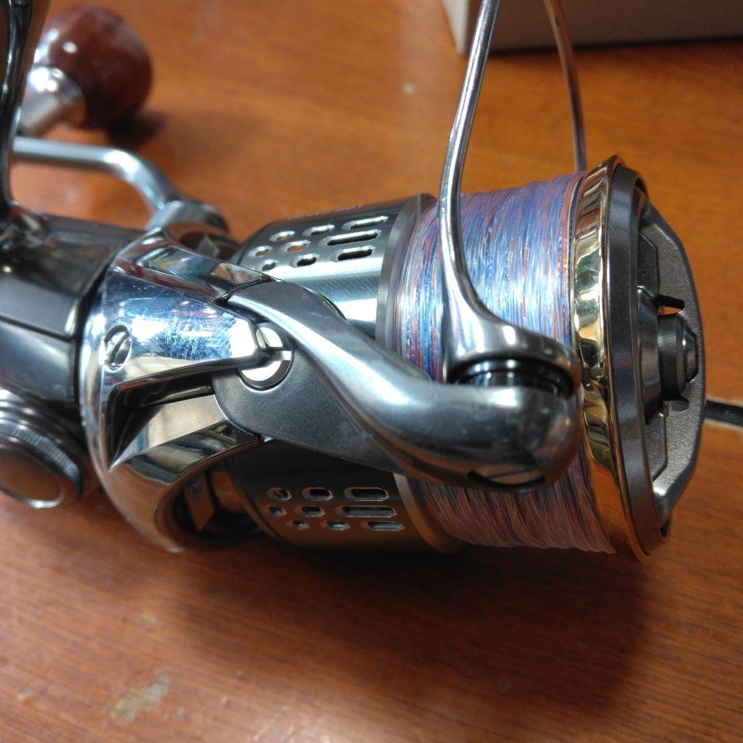 シマノ　18ステラ　美品　3000MHG バス　トラウト、シーバス　根魚