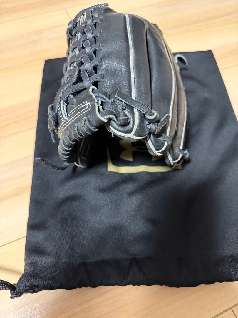 Under Armour 軟式グローブ 黒