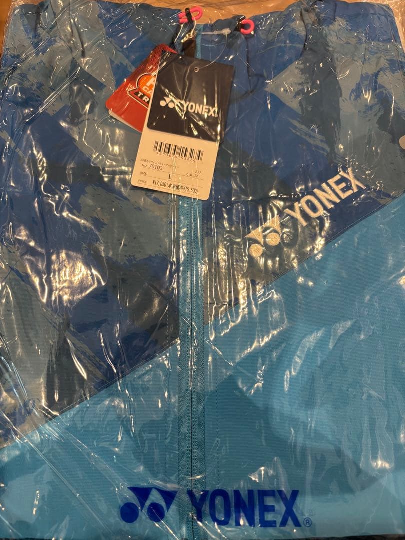 YONEX 新商品⭐️フード付きウォームアップジャケット