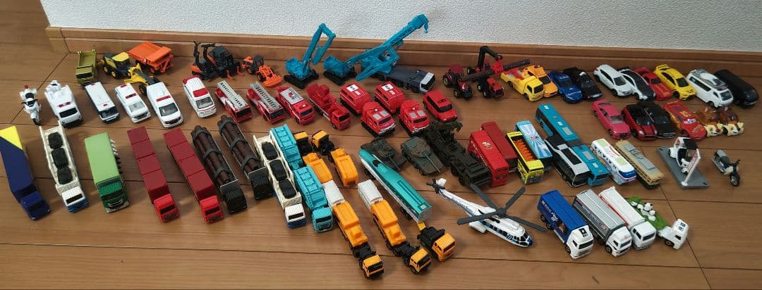 トミカ ７０台 まとめ売り