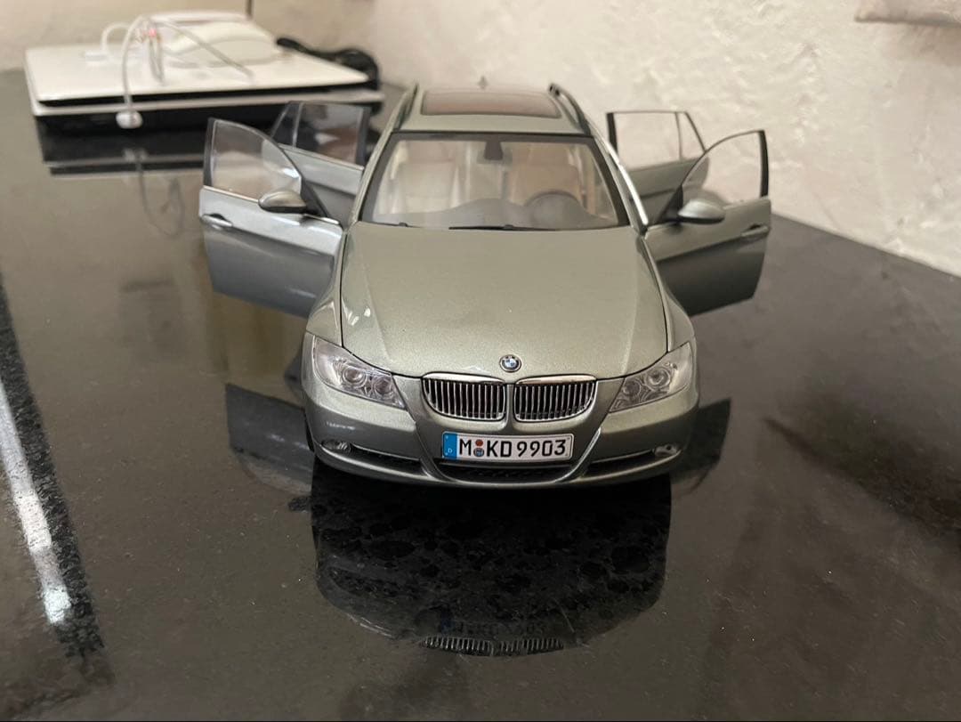  3シリーズ ミニカー シルバー