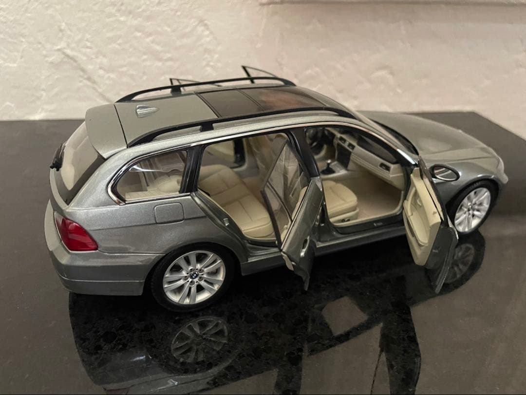  3シリーズ ミニカー シルバー