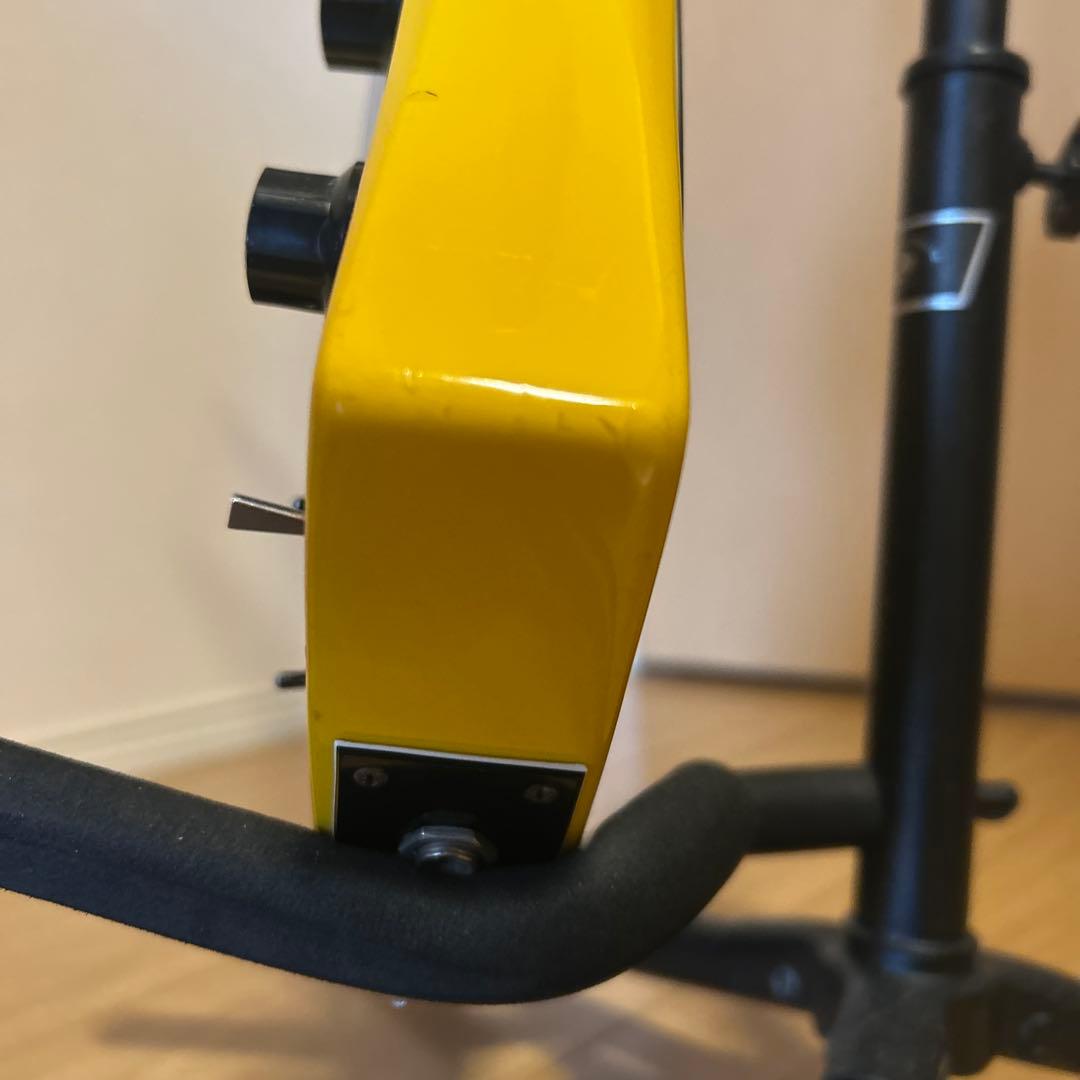 イエロー エレキギター ハート柄