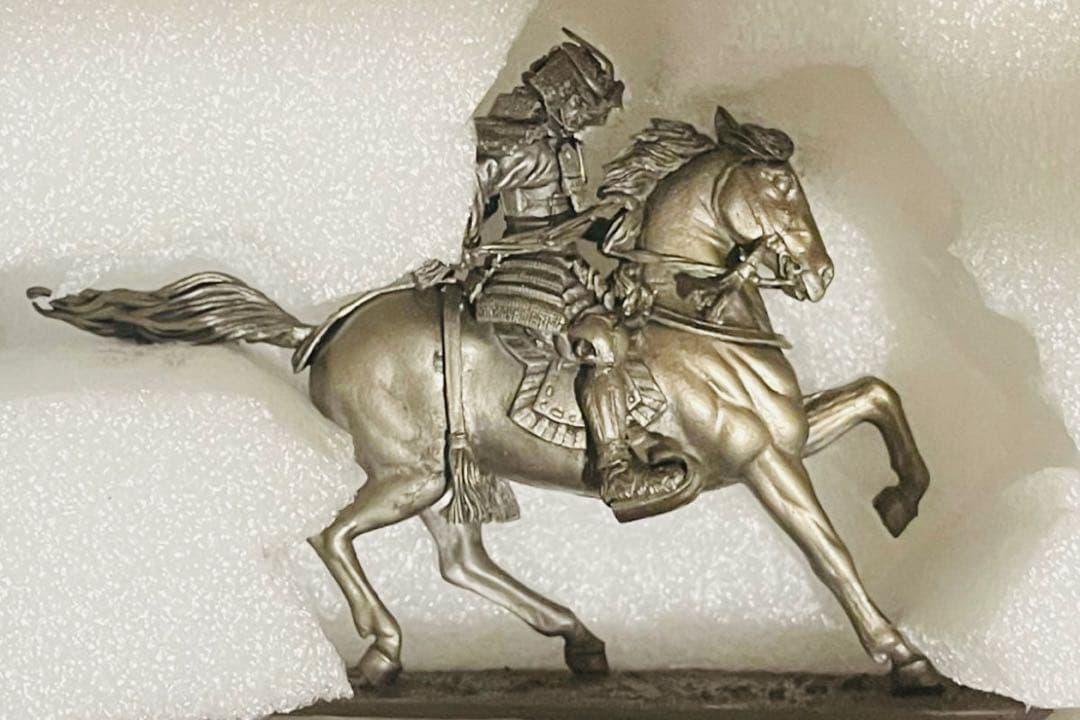 騎馬武者 楠木正成　皇居　フィギュア 金属製 約15cm