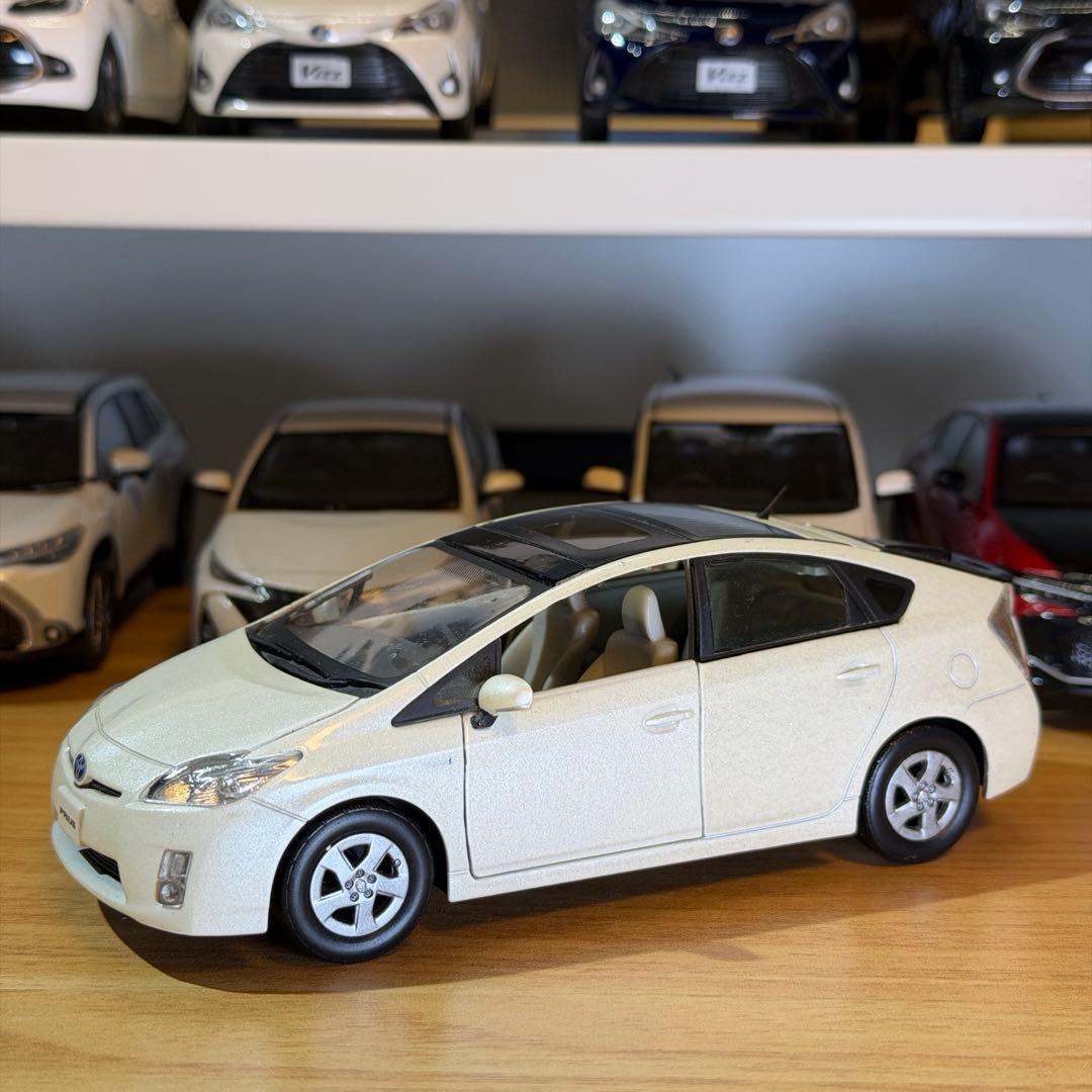 【非売品】トヨタ プリウス カラーサンプルミニカー 1/30