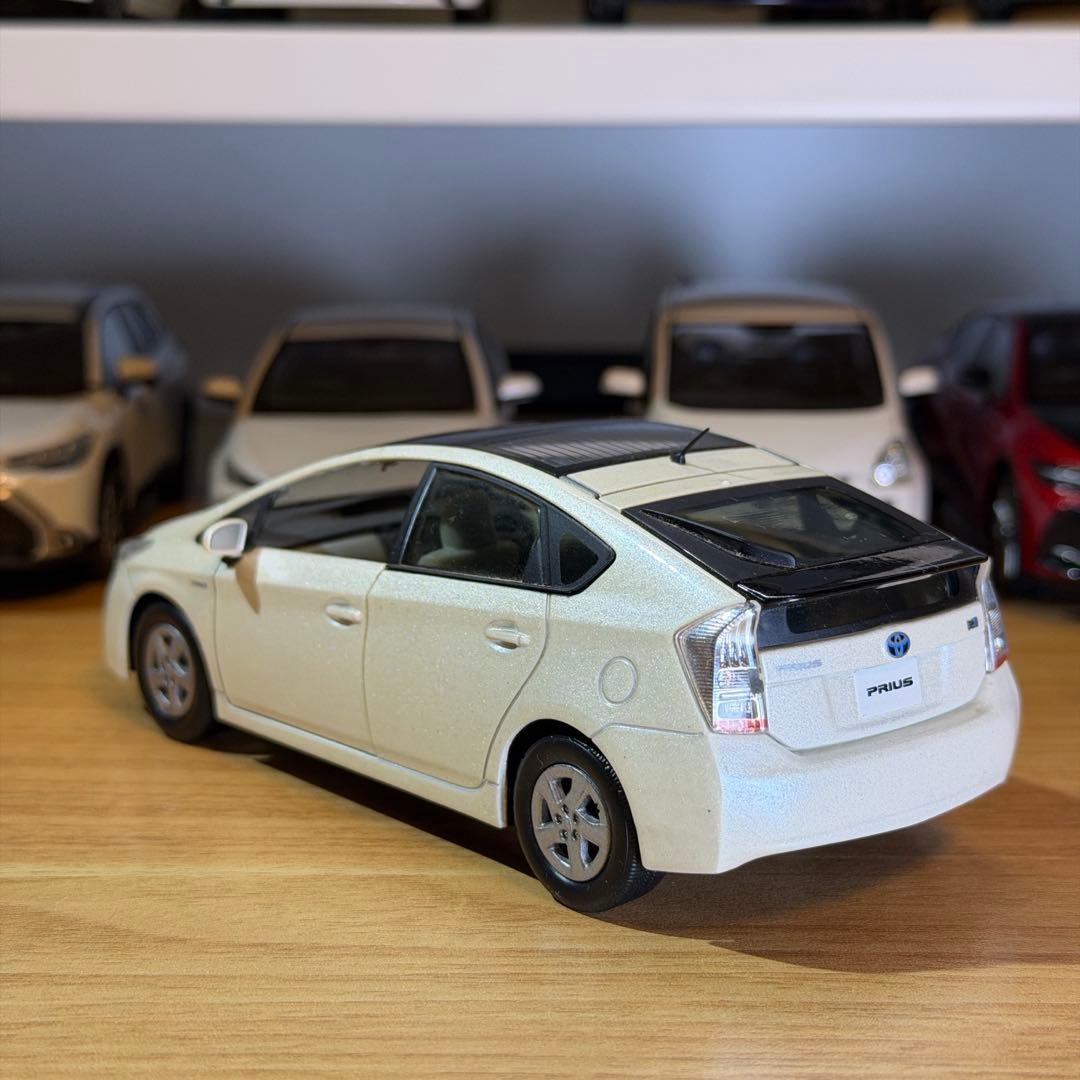 【非売品】トヨタ プリウス カラーサンプルミニカー 1/30