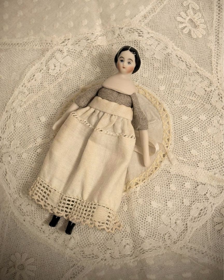 ミニチュアチャイナヘッドドール*パリアンドール*11cm*センターパート