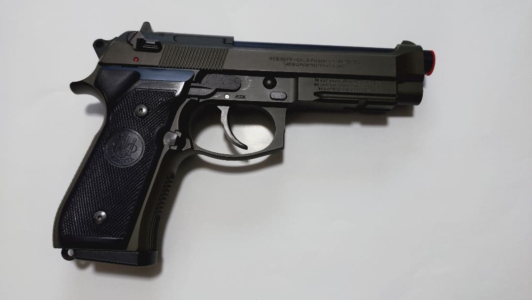 モデルガン２丁及びレ−ザ−サイト