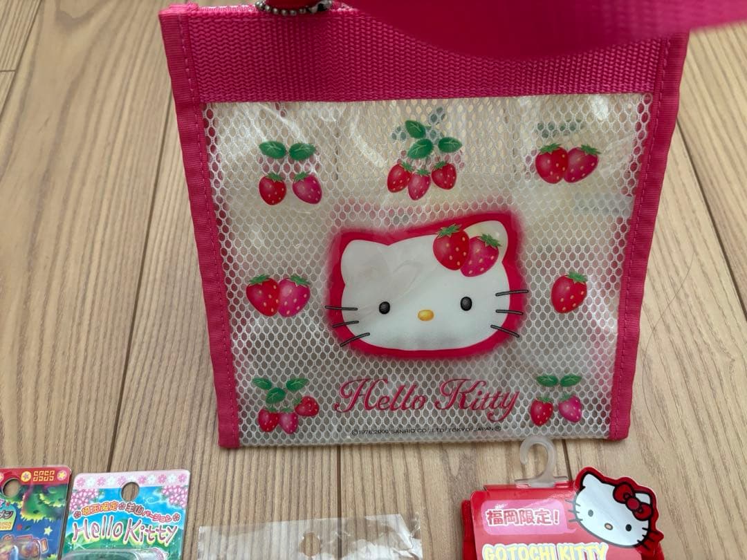 《レア物！》　ご当地キティ　ファスナーマスコット　靴下　ハンドバッグ　シール