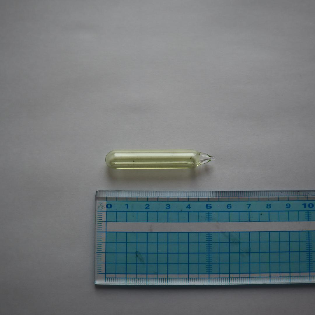 ウランガラス 窒素封入ガラス管