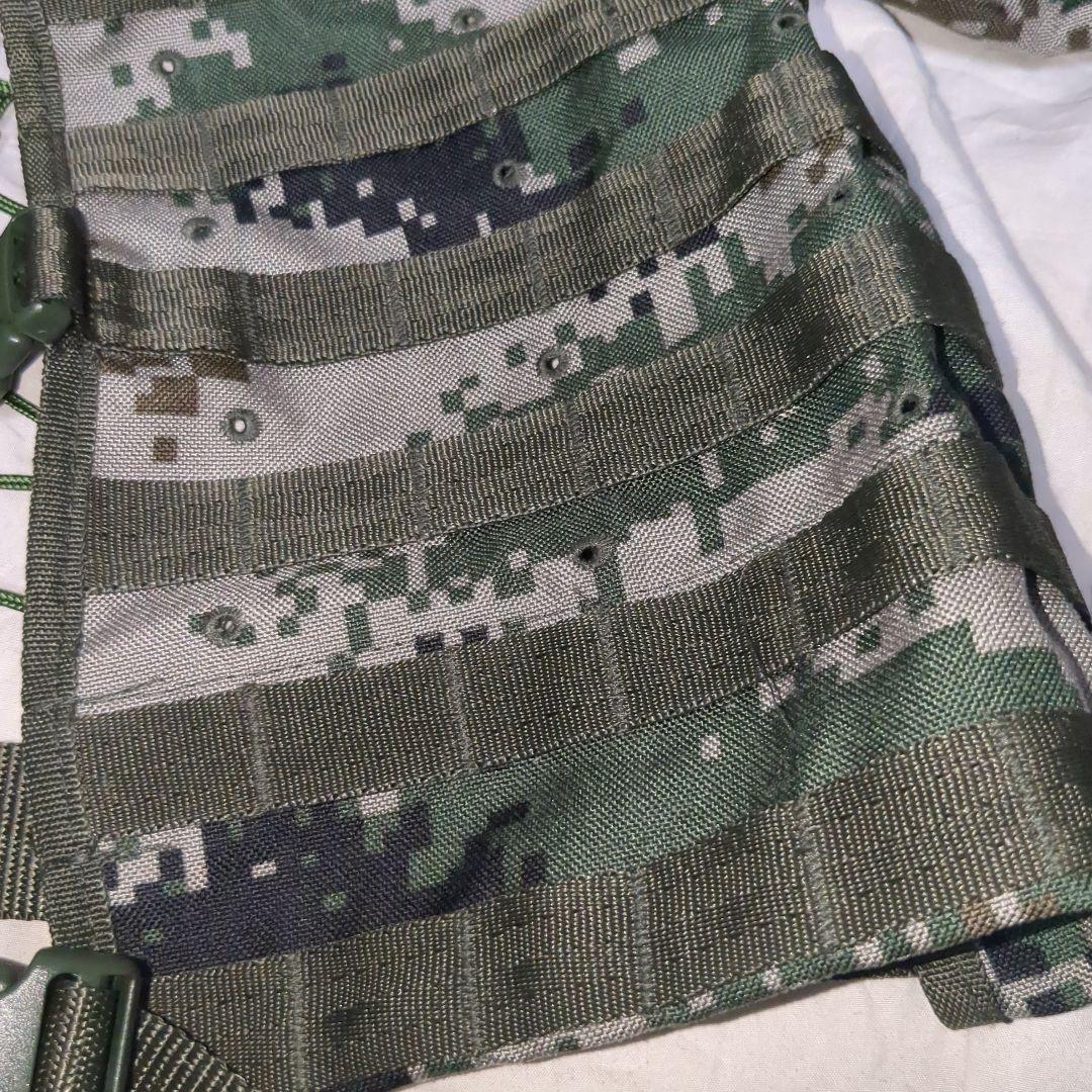 06式通用単兵携行具　中国人民解放軍タクティカルベスト　ポーチ多数あり　中国軍