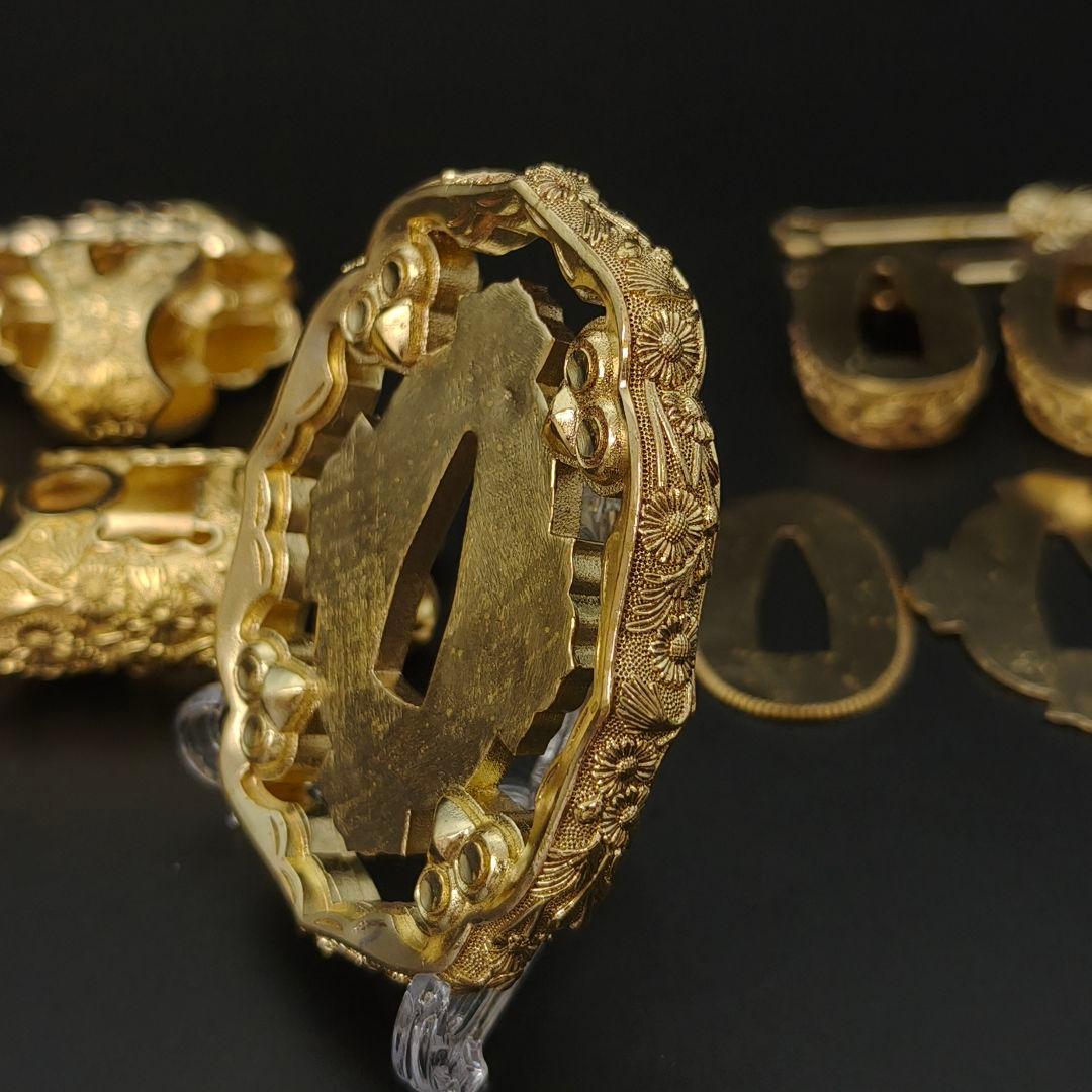 元帥刀　御刀　金具　菊紋　刀鍔　目貫　縁頭　切羽　鐺　柄鞘一式　銅製