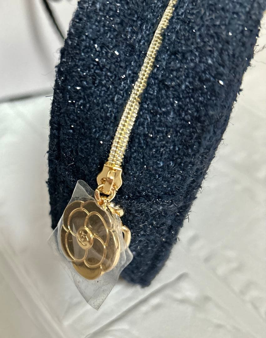 CHANEL 2025ホリデー　クリスマスコフレ ネイビーラメ限定ポーチ