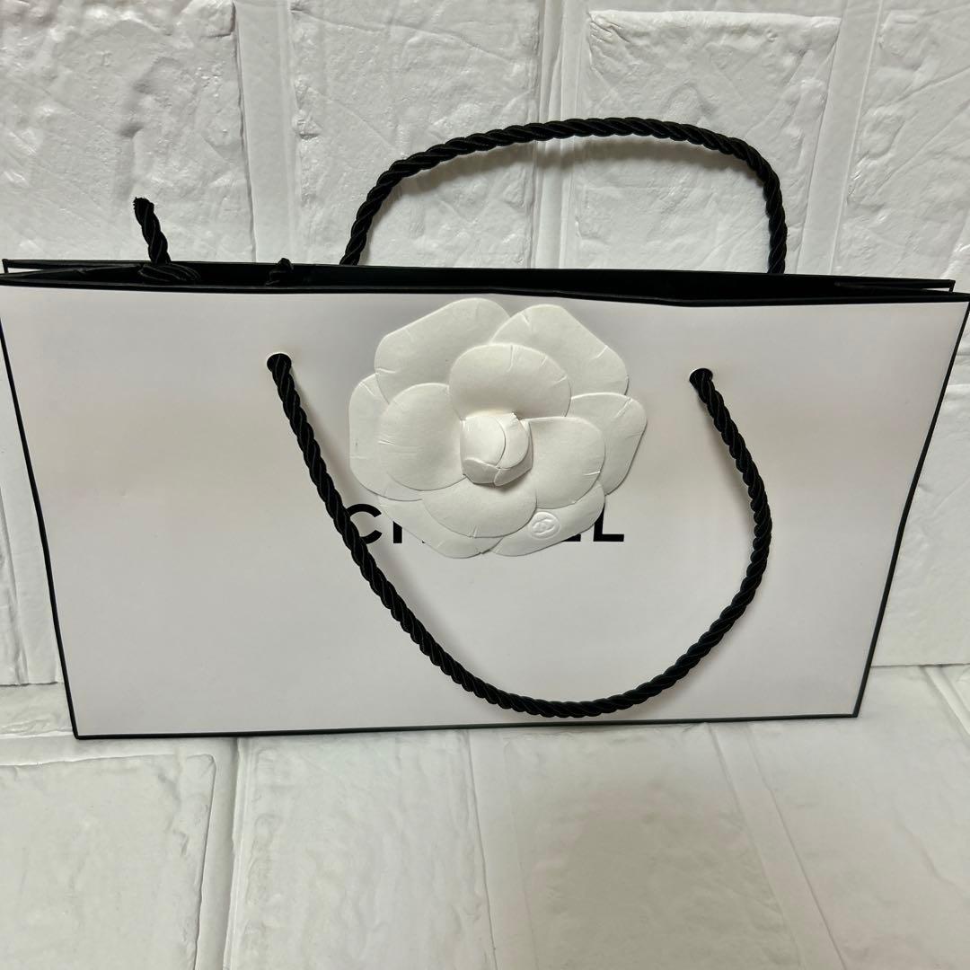 CHANEL 2025ホリデー　クリスマスコフレ ネイビーラメ限定ポーチ