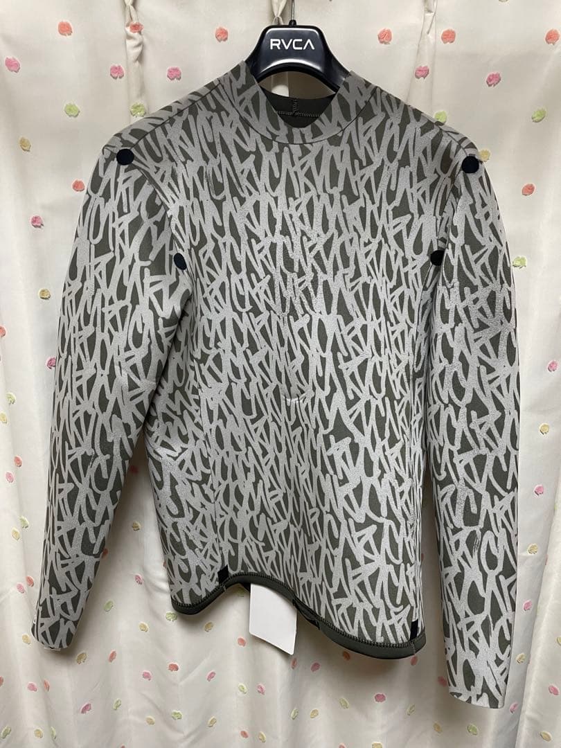 【タグ付き新品未使用】RVCA メンズタッパー