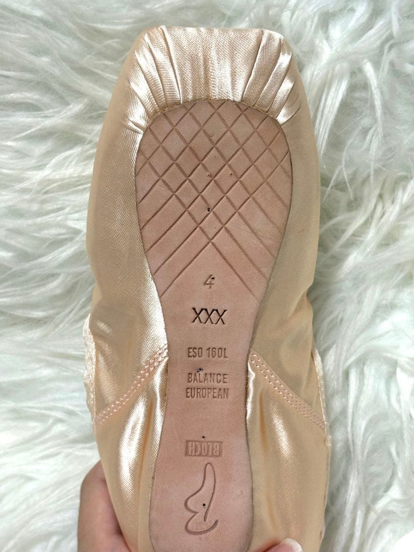 ポワント　トゥシューズ　ブロック　バランスヨーロピアン　4XXX 未使用　紐別