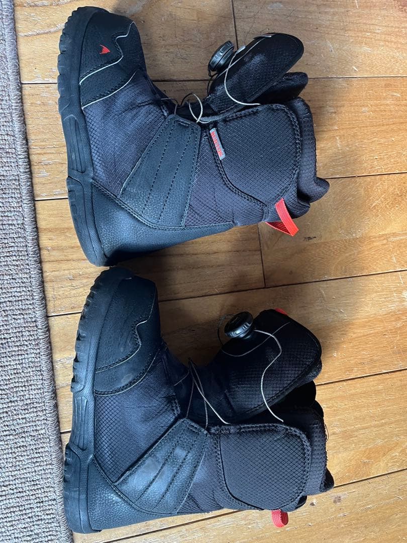 子ども用 ブラック スノーボードブーツ　24cm