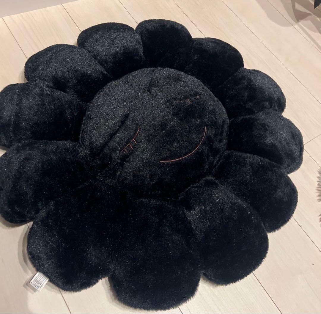 カイカイキキ　村上隆　クッション