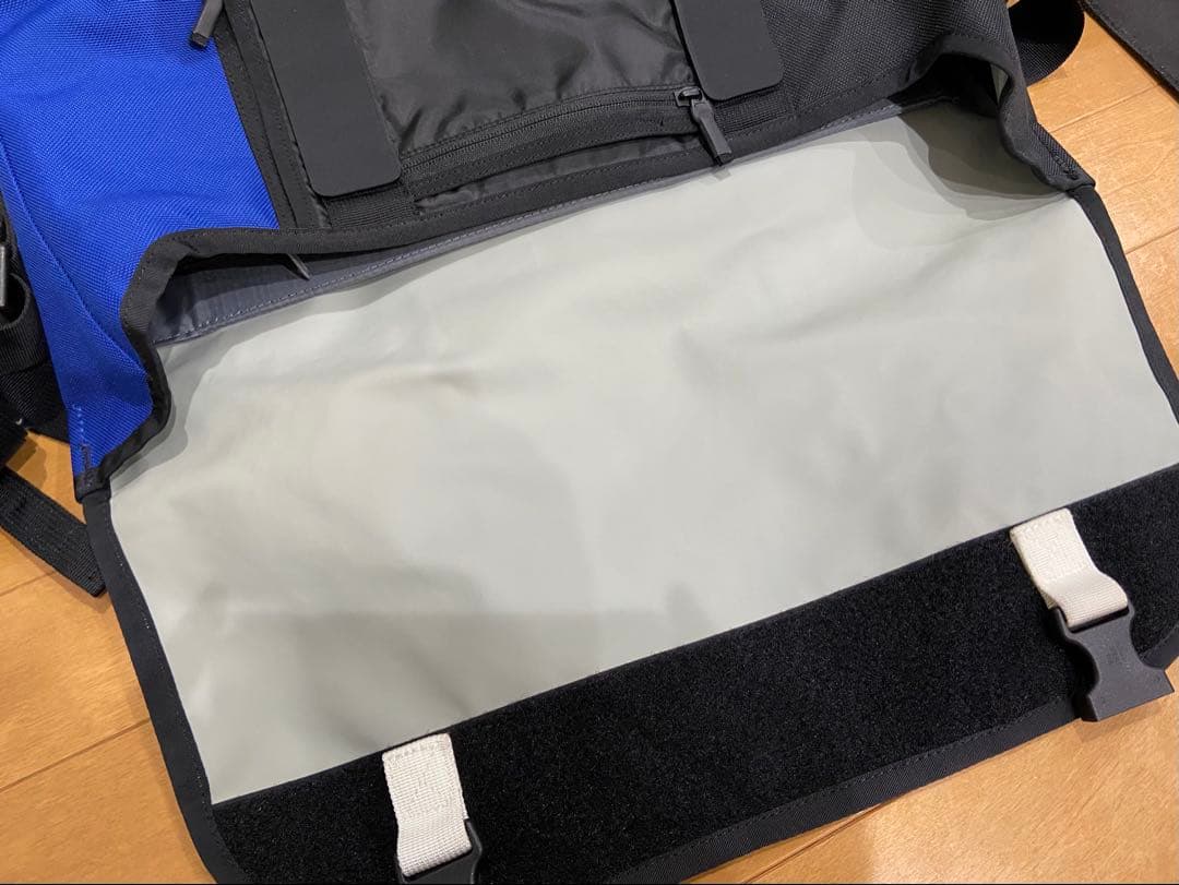 TIMBUK2 メッセンジャーバッグ 黒/青 Mサイズ