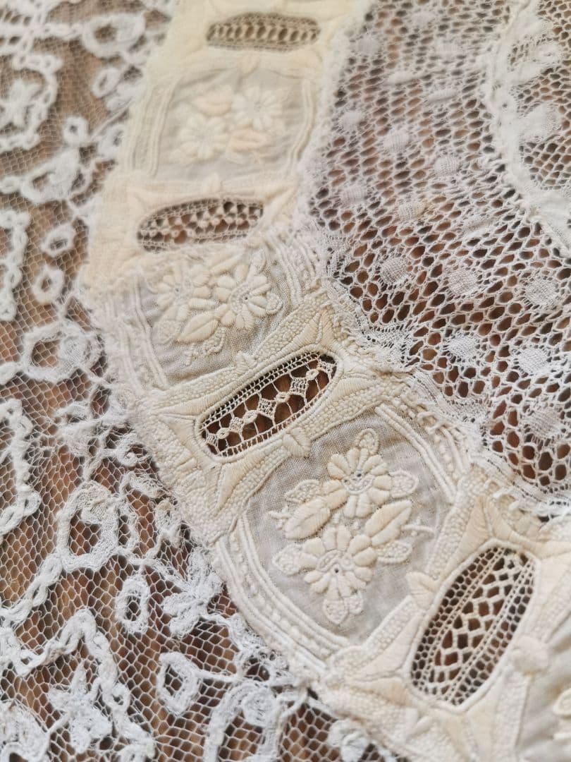 アンティーク フランス ノルマンディーレース ブリュッセルアップリケ＆ガロン刺繍