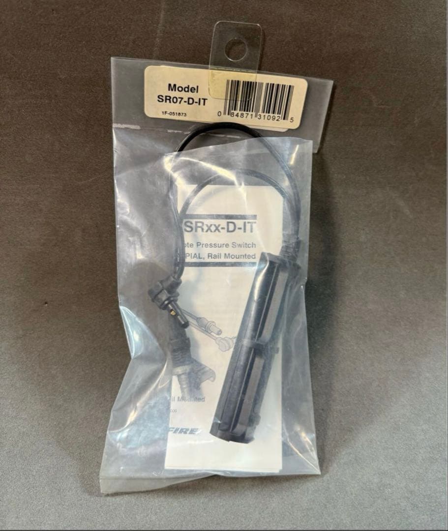 実物 シュアファイア SR07-D-IT デュアルスイッチ