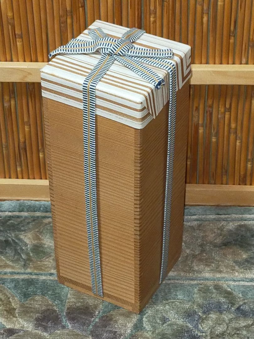 ♥花瓶　各務 周海　志野　共箱　梅花皮　花器