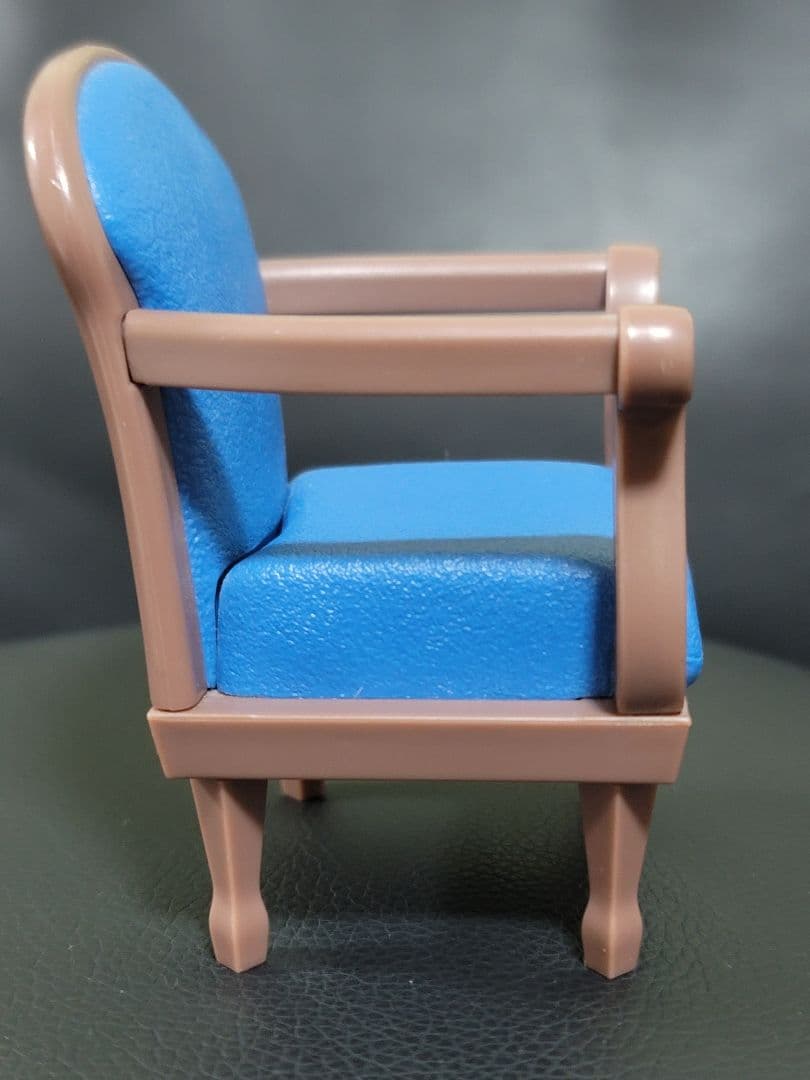 ツイステ　イデアシュラウド　フィギュア