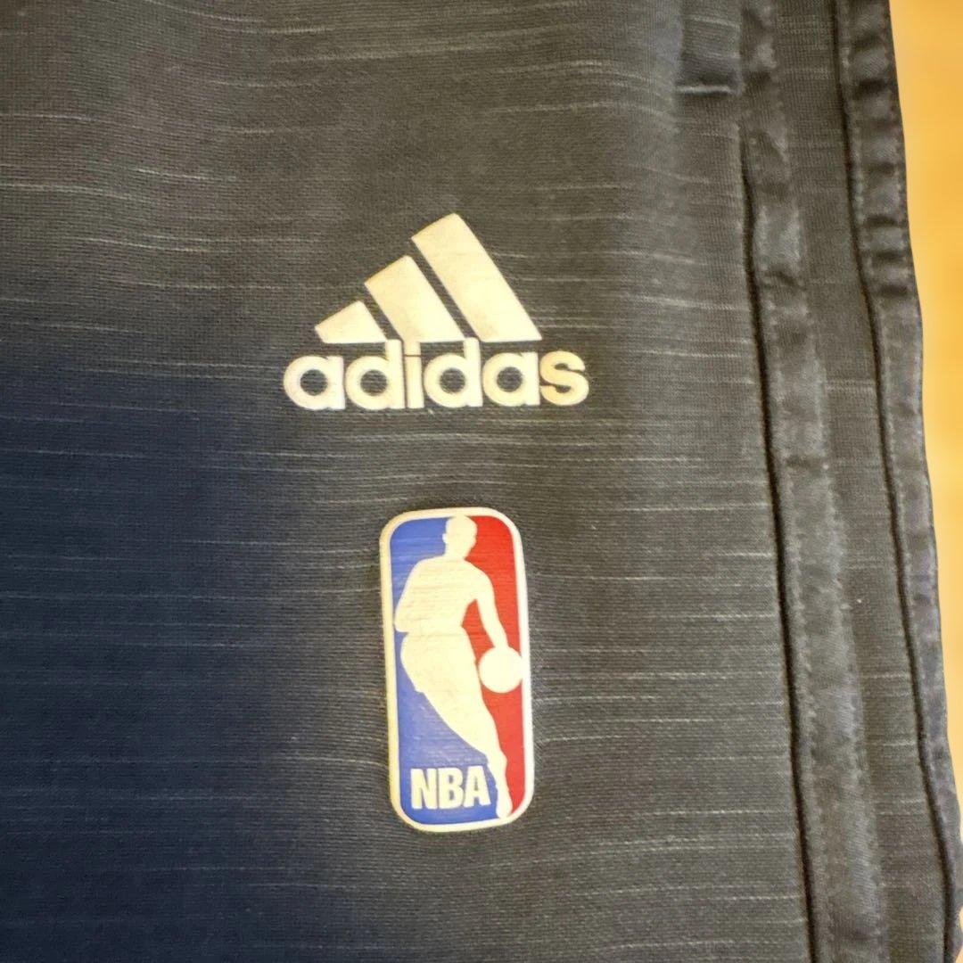 New York Knicks adidas トレーニングパンツ