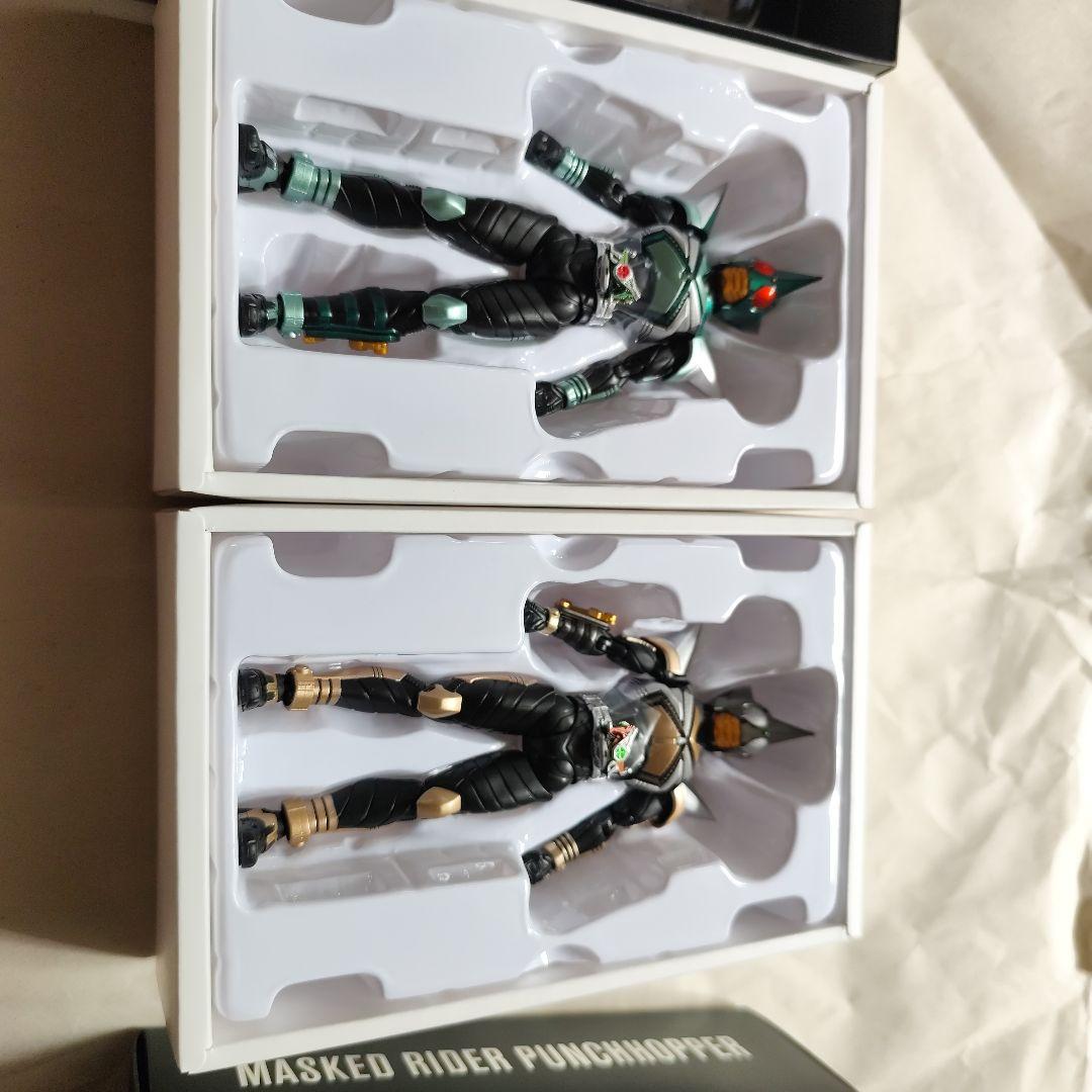 BANDAI　真骨彫 MASKED RIDER HOPPER 2体セット
