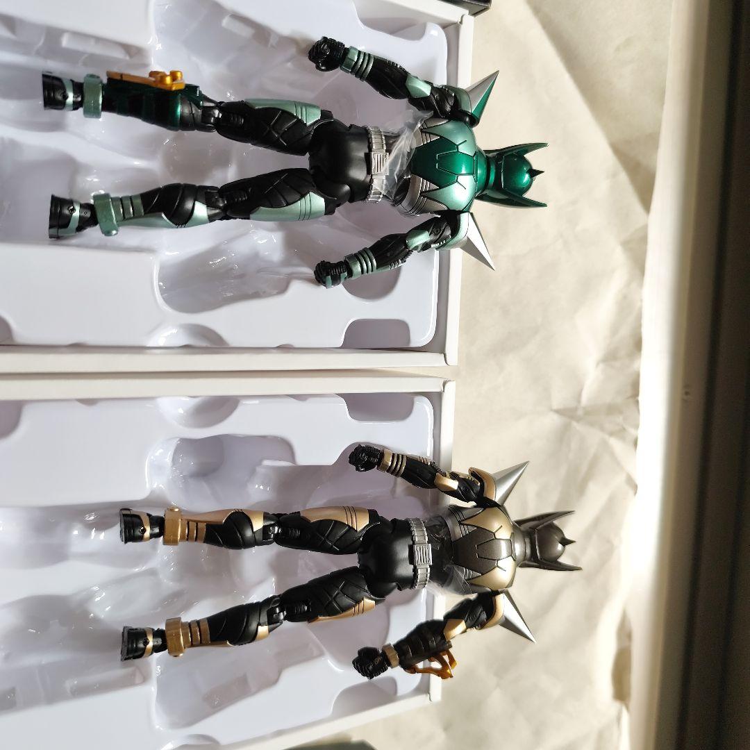 BANDAI　真骨彫 MASKED RIDER HOPPER 2体セット