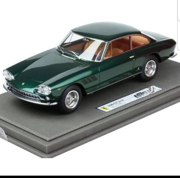 BBR 1/18スケール フェラーリ 330GT 2+2 Enzo