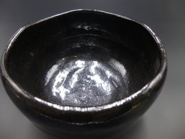 楽吉衛衛門　十二代　弘入　黒茶碗／共箱・共布／楽吉衛衛門　十五代　直入極め箱