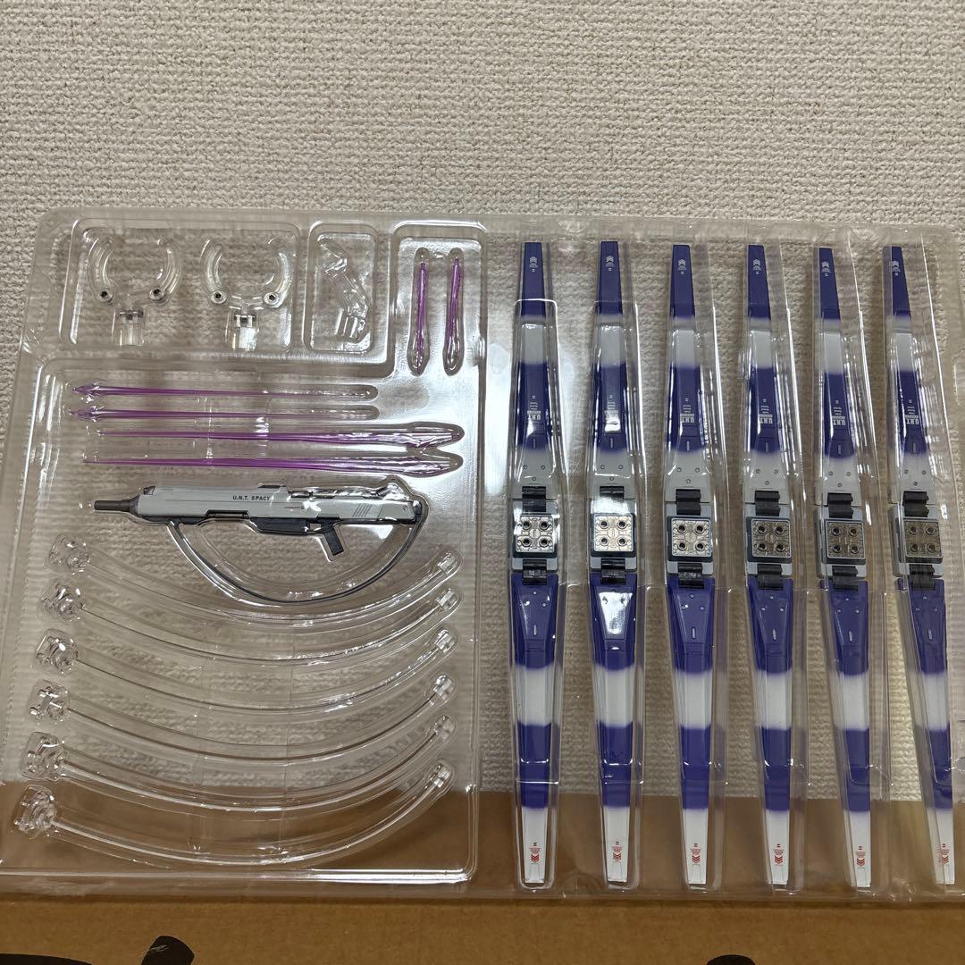 メタルビルドRX-93 ν GUNDAM & ハイパーメガバズー