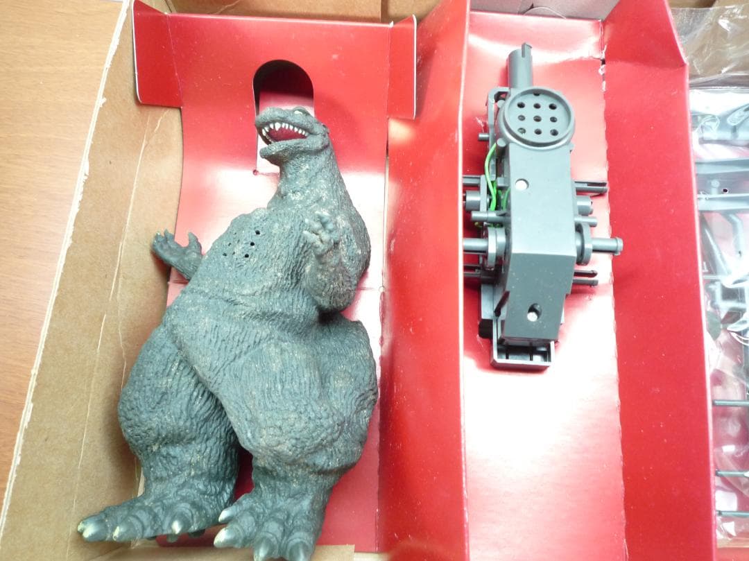 リアルアクション初代ゴジラ バンダイ