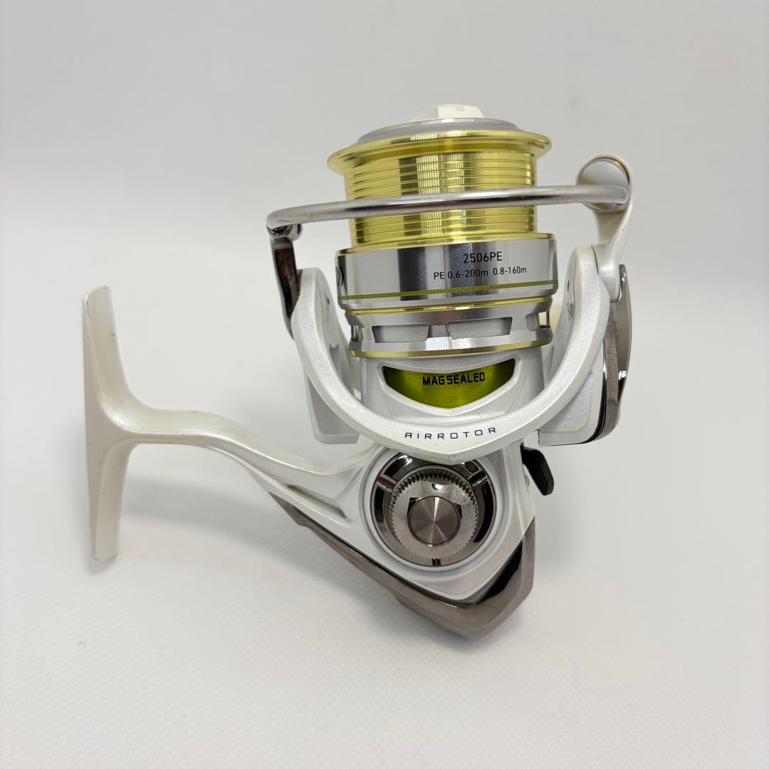 DAIWA　Dsmarts 2506PE リール　ディースマーツ　白　ダイワ