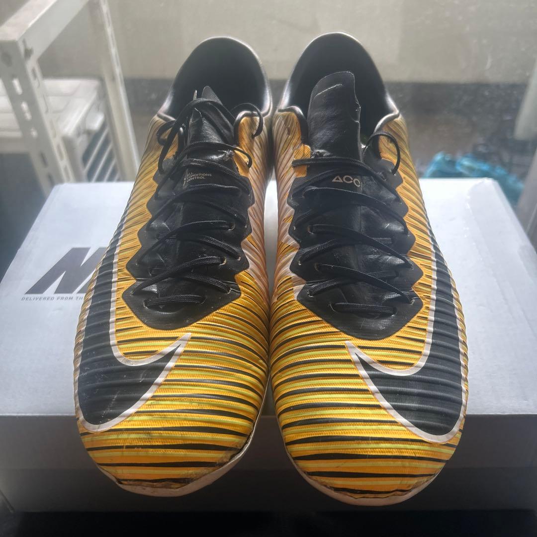 Nike マーキュリアルヴェイパー11